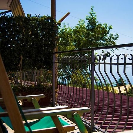 מלון אג'רולה Agriturismo Mare E Monti מראה חיצוני תמונה