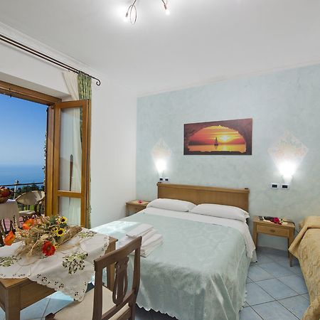 מלון אג'רולה Agriturismo Mare E Monti מראה חיצוני תמונה