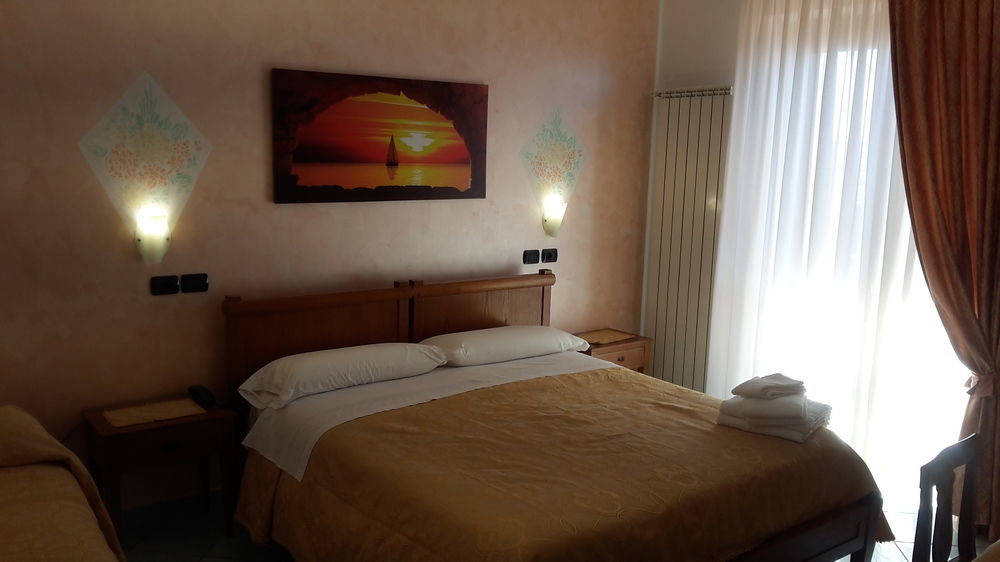 מלון אג'רולה Agriturismo Mare E Monti מראה חיצוני תמונה