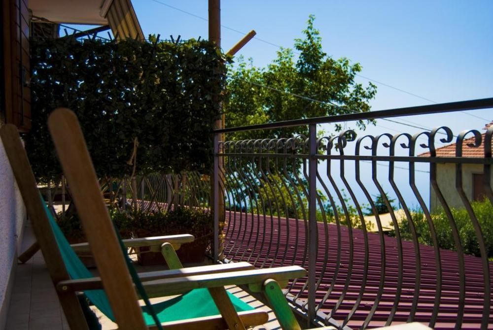 מלון אג'רולה Agriturismo Mare E Monti מראה חיצוני תמונה