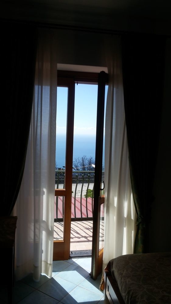 מלון אג'רולה Agriturismo Mare E Monti מראה חיצוני תמונה