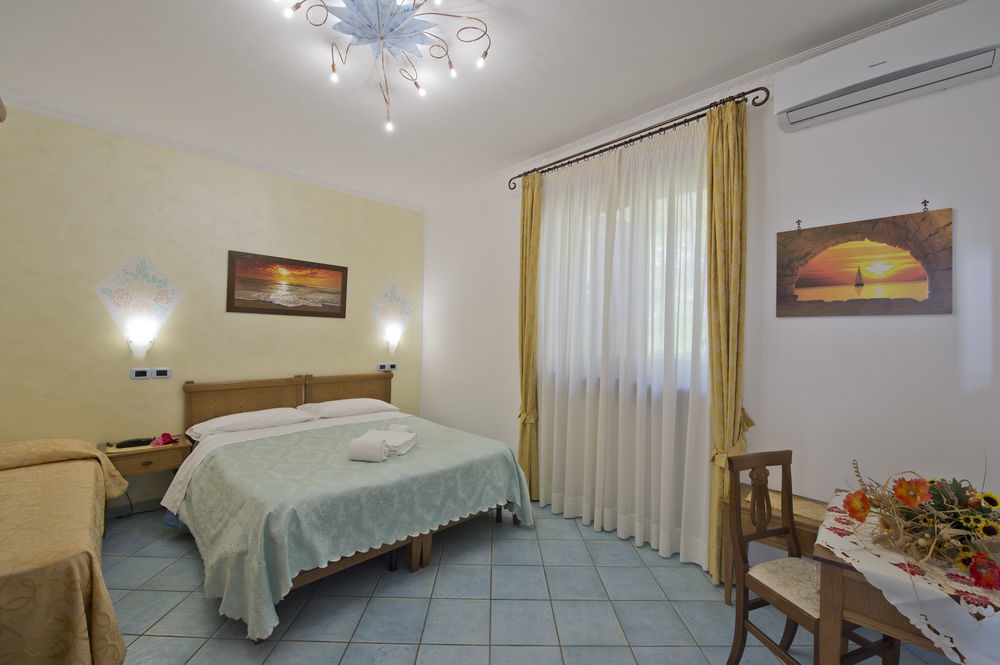 מלון אג'רולה Agriturismo Mare E Monti מראה חיצוני תמונה
